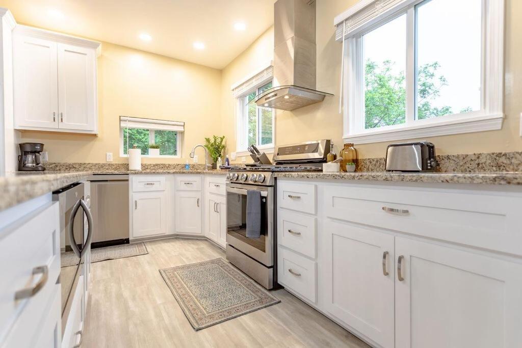 Family Friendly 3br 3bath Near Pghs Hot Spots * Pittsburgh